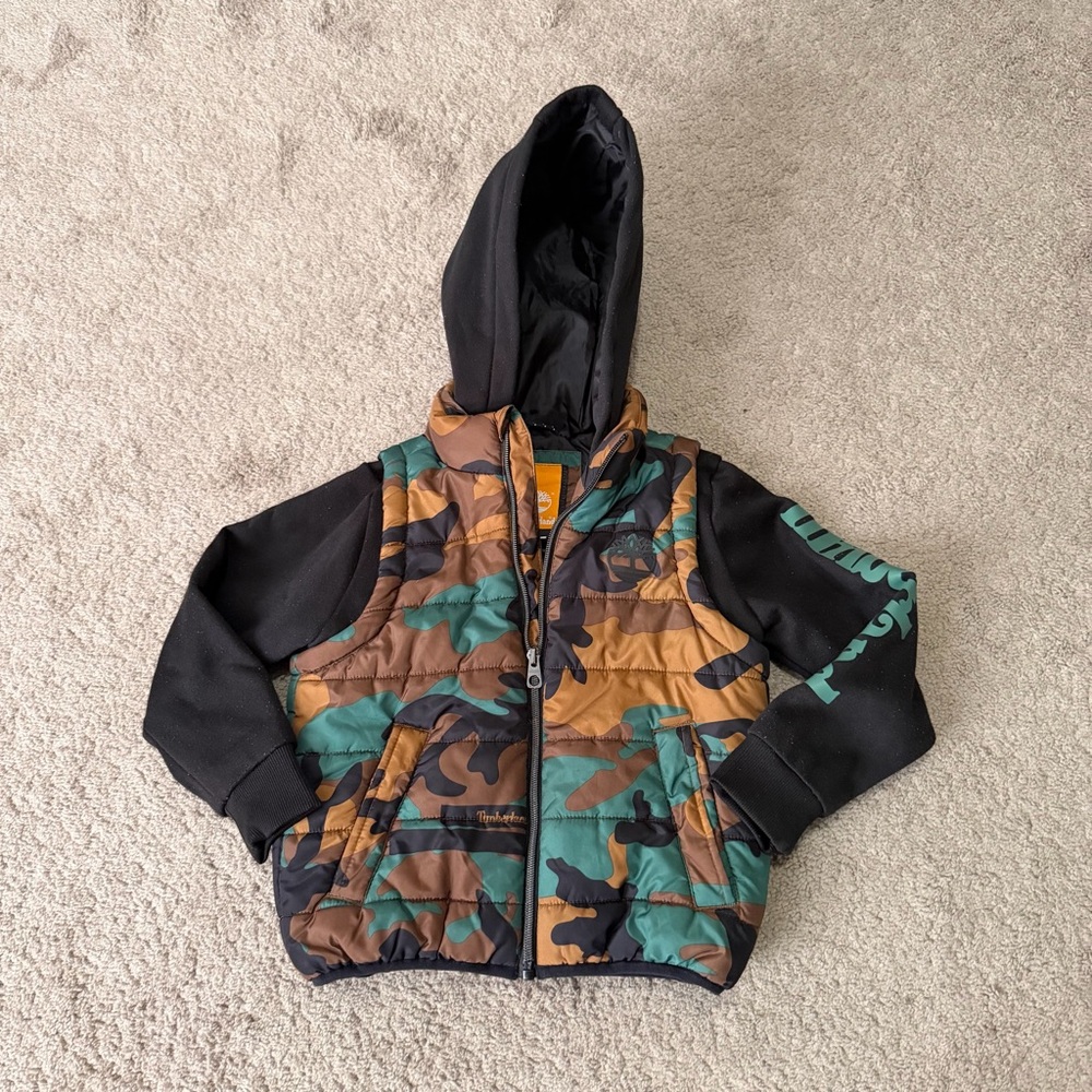 Timberland Camouflage Puffer Vest and Hoodie Jacket Hybrid Size 6 Boys